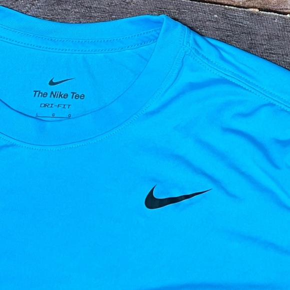Nike Dri - Fit Blue Athletic Gym Fitness Short Sleeve Shirt - Picture 3 of 4